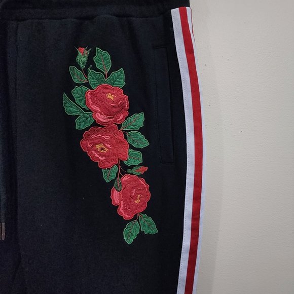Reason black joggers with rose embroidered front men's size medium - Picture 11 of 12